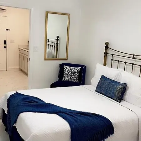 Guest House , 5 Min Away From Las Airport.